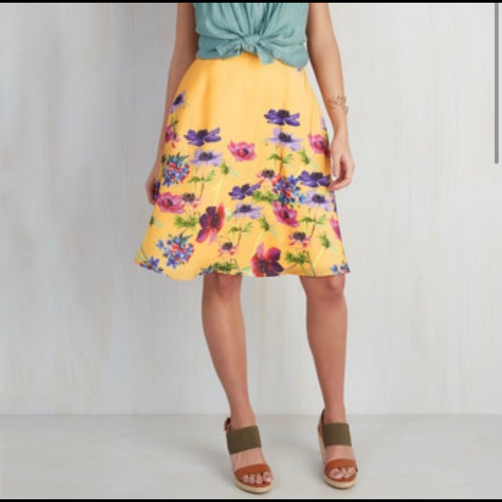 MODCLOTH Profound Pizzazz Floral Skirt Size 1X